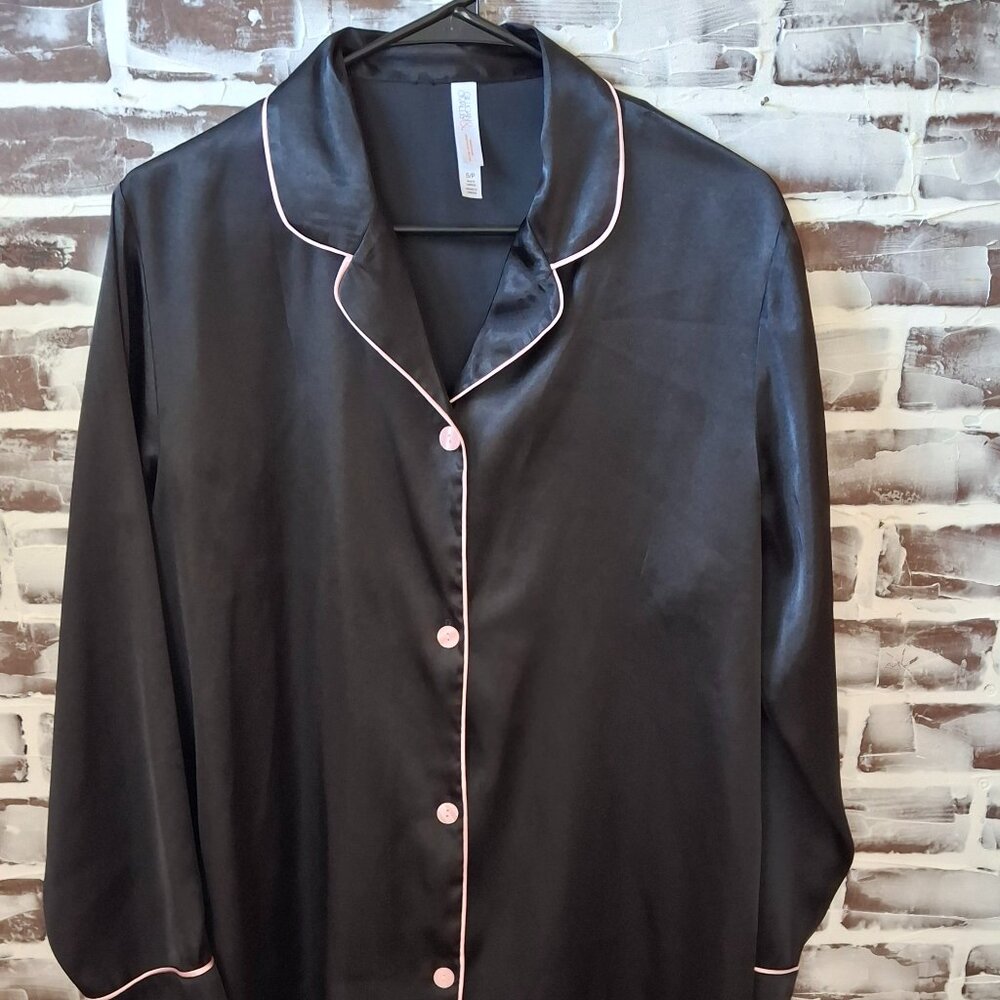 Gilligan O'Malley Small Nightgown Button Down Long Sleeve Black Satin Pink Trim